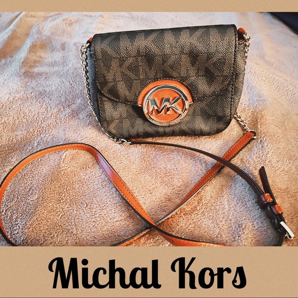 Michael Kors Crossbody - Picture 1 of 5